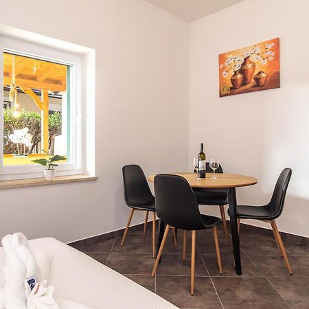 Apartments Tm Krk Town Exterior photo