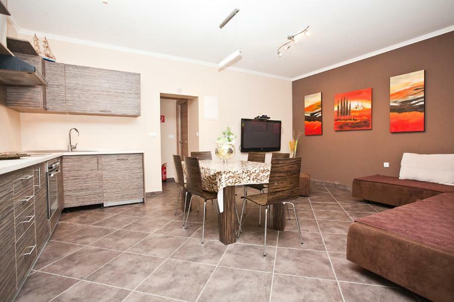 Apartments Tm Krk Town Exterior photo